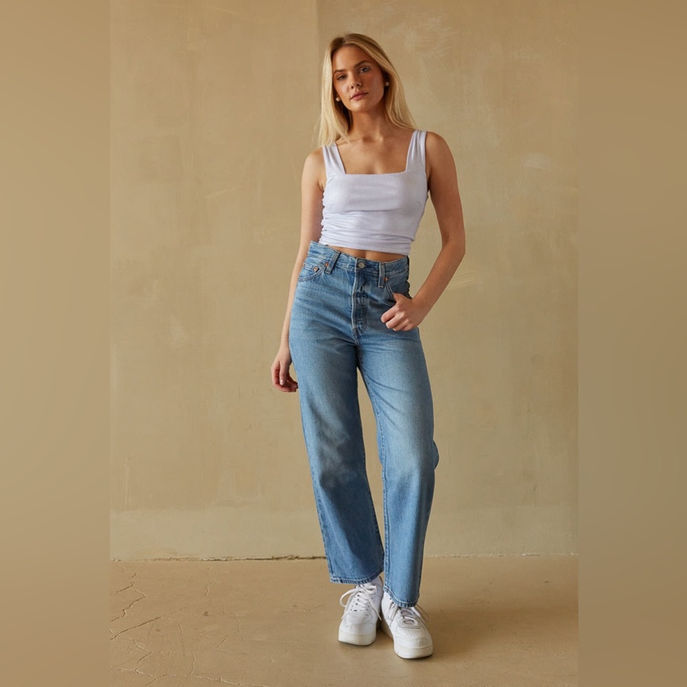 Levi’s Ribcage Straight Ankle Premium Jeans Medium Wash Size 27 Button Fly